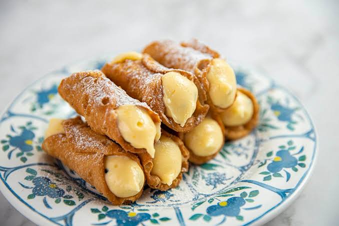 Cannoli Box
